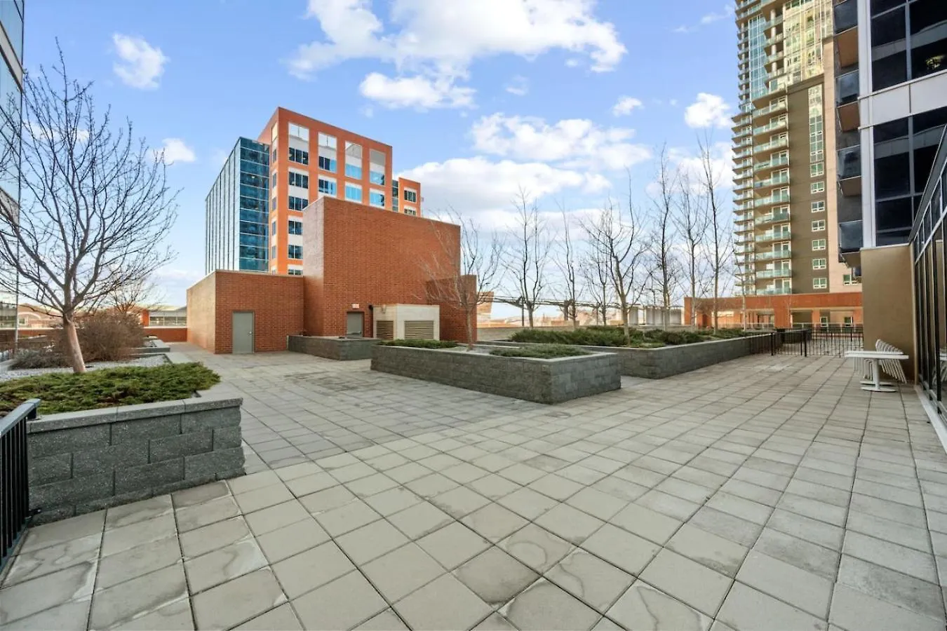 The Urban Peak On The 19Th Floor Of The Alura Apartment Calgary