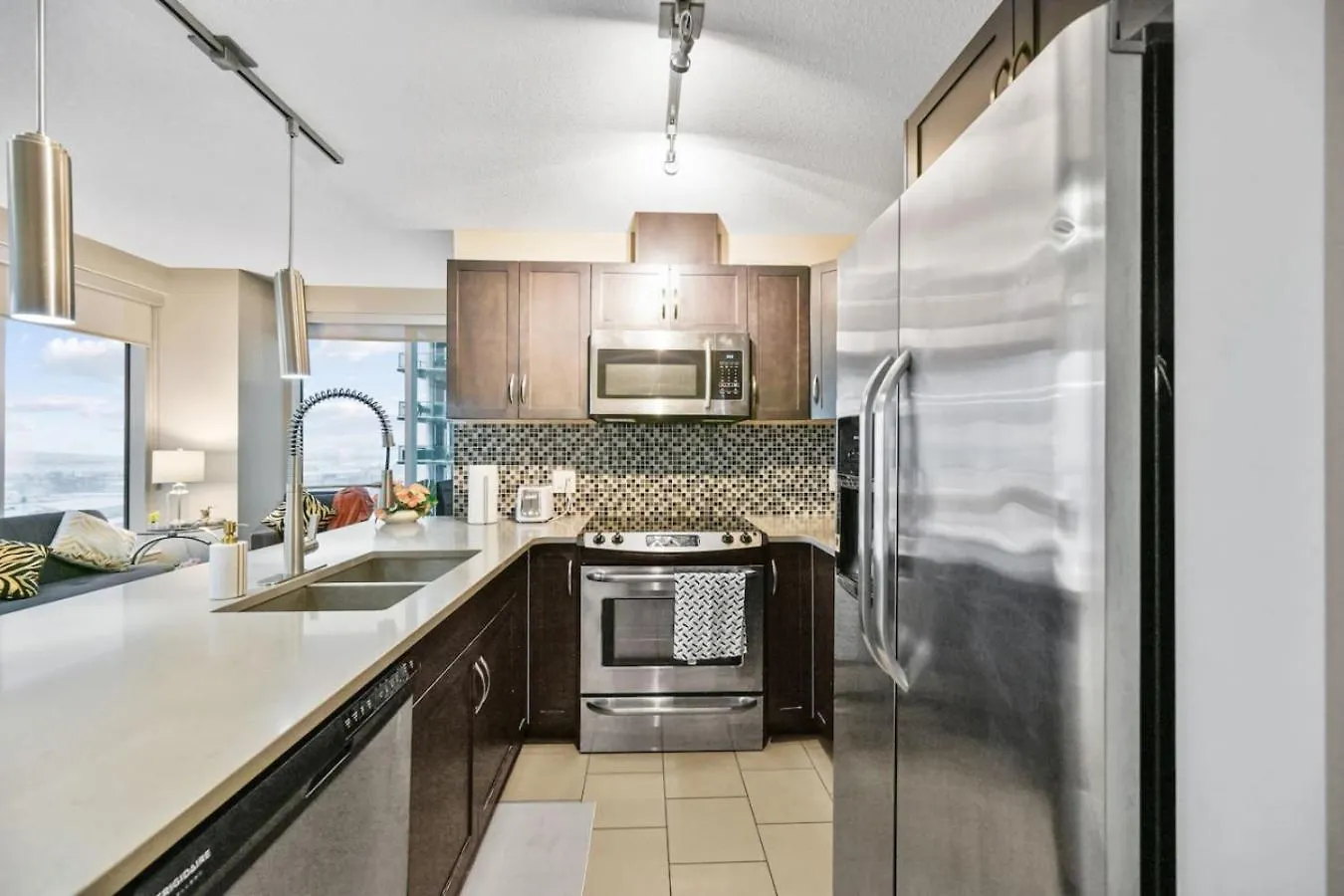 The Urban Peak On The 19Th Floor Of The Alura Apartment Calgary