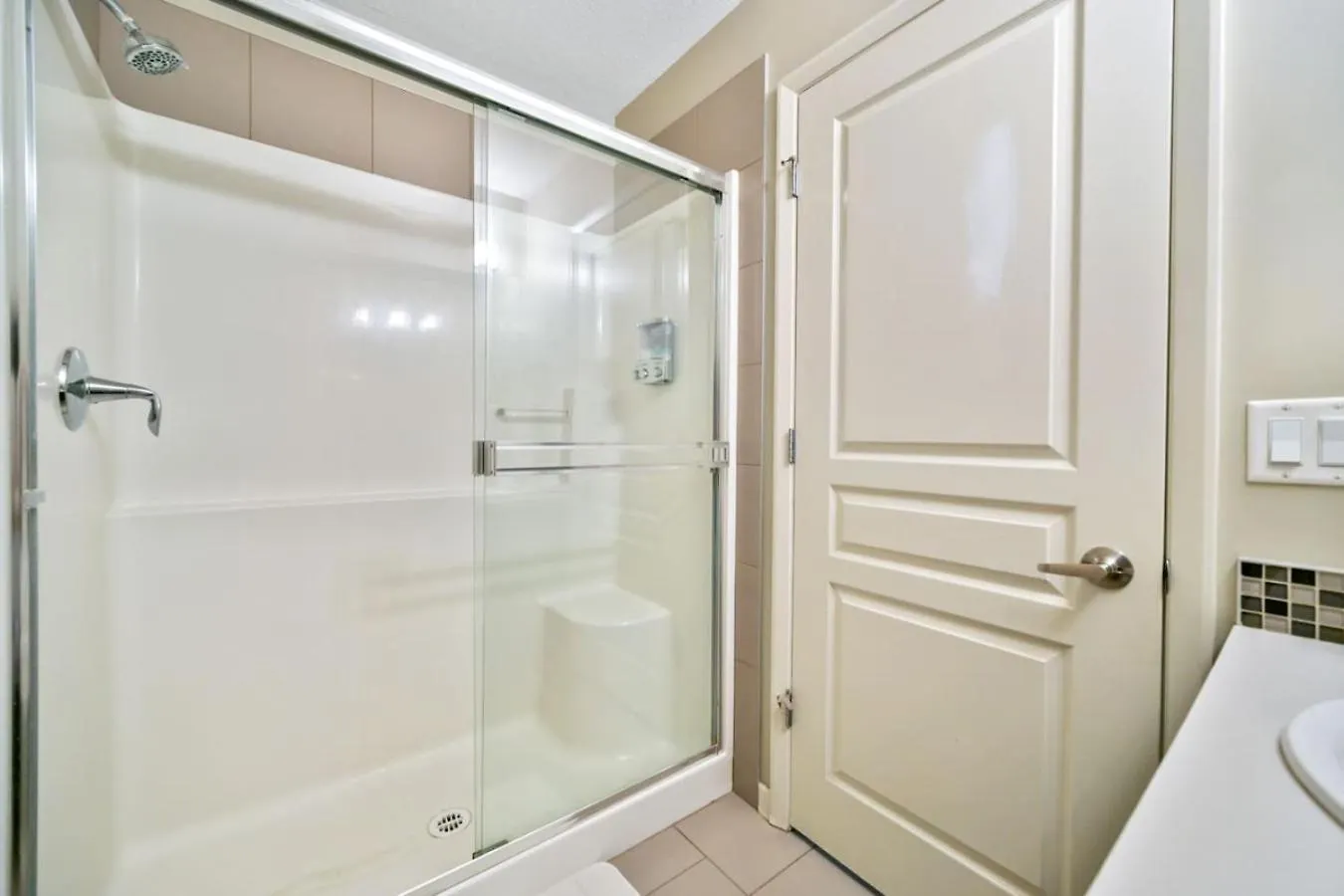 The Urban Peak On The 19Th Floor Of The Alura Apartment Calgary 0*,  Canada