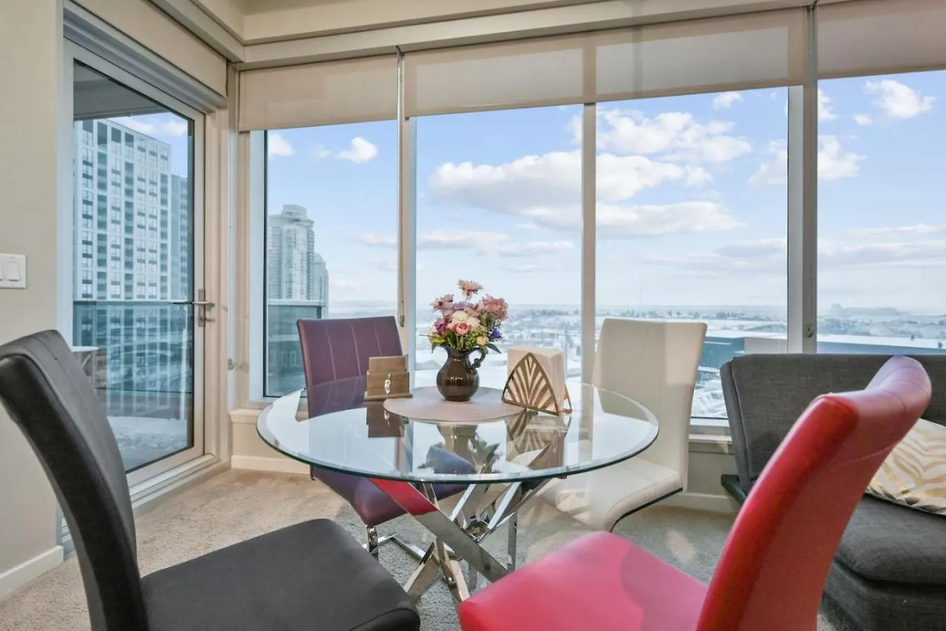 The Urban Peak On The 19Th Floor Of The Alura Lejlighed YYC
