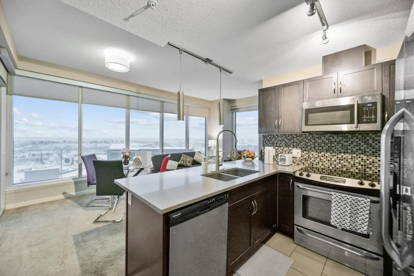 The Urban Peak On The 19Th Floor Of The Alura Apartment Calgary Canada