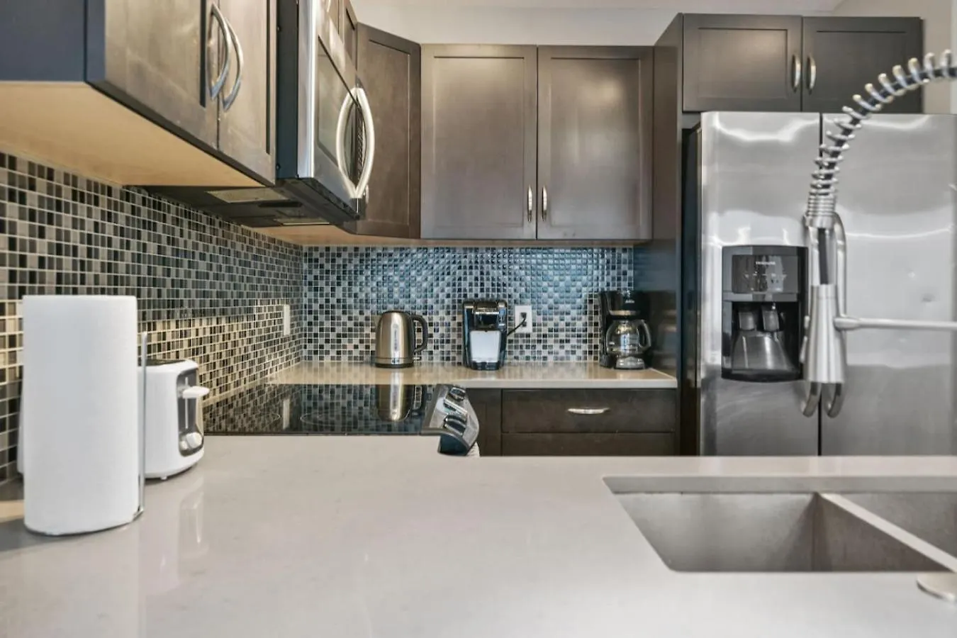 The Urban Peak On The 19Th Floor Of The Alura Apartment Calgary