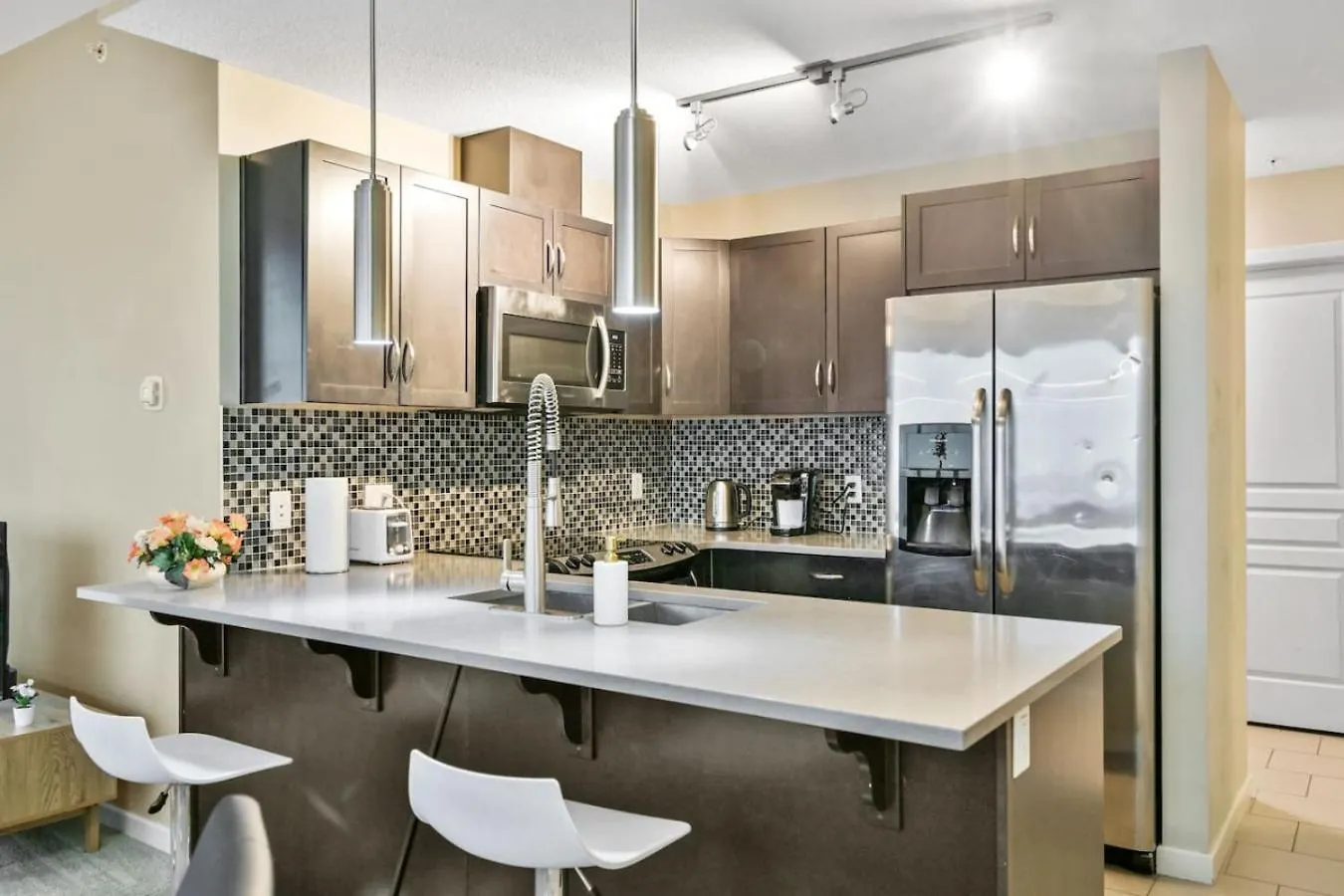 The Urban Peak On The 19Th Floor Of The Alura Apartment Calgary