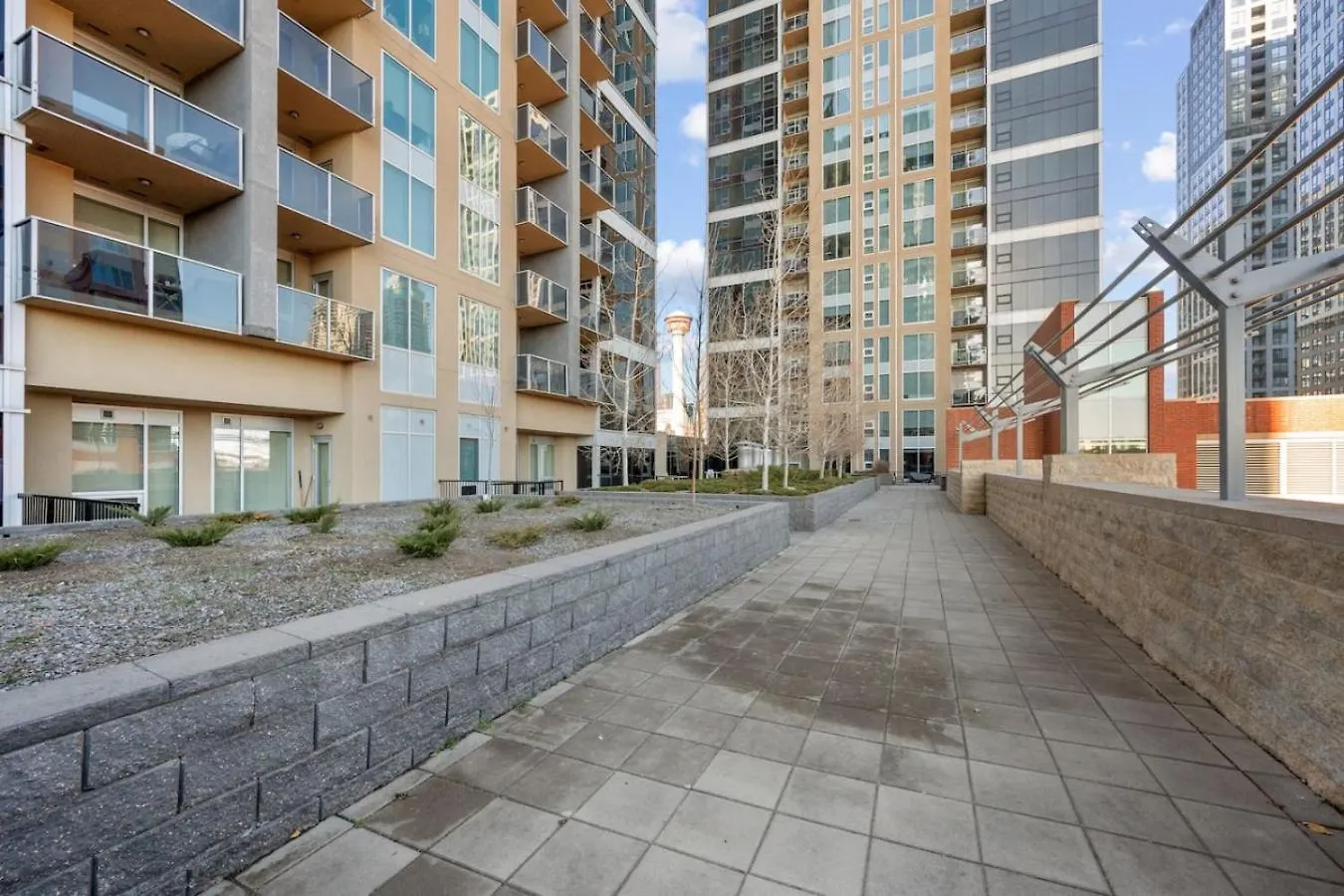 The Urban Peak On The 19Th Floor Of The Alura Apartment Calgary Canada